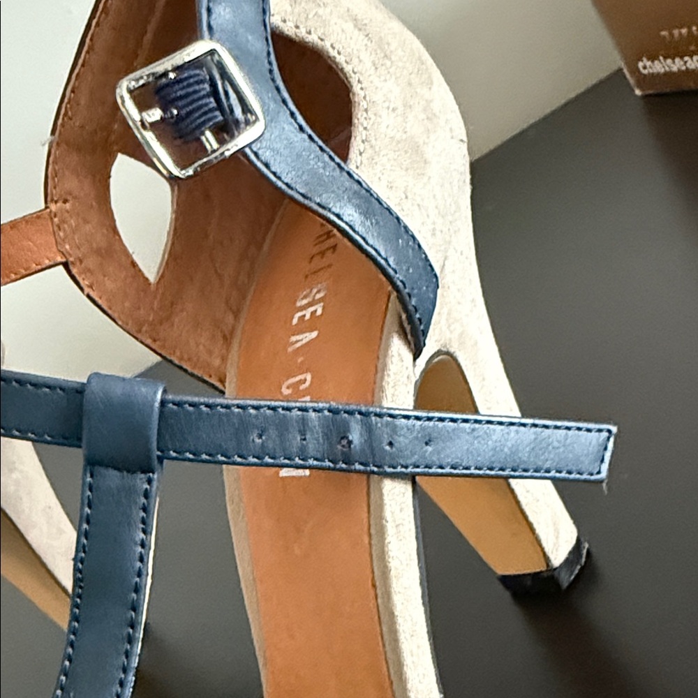 Chelsea Crew Grey and Navy Heels - Picture 6 of 10